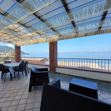 Waikiki Beach Apartments Santa Maria di Castellabate Dış mekan fotoğraf