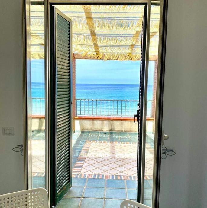 Waikiki Beach Apartments Santa Maria di Castellabate Dış mekan fotoğraf