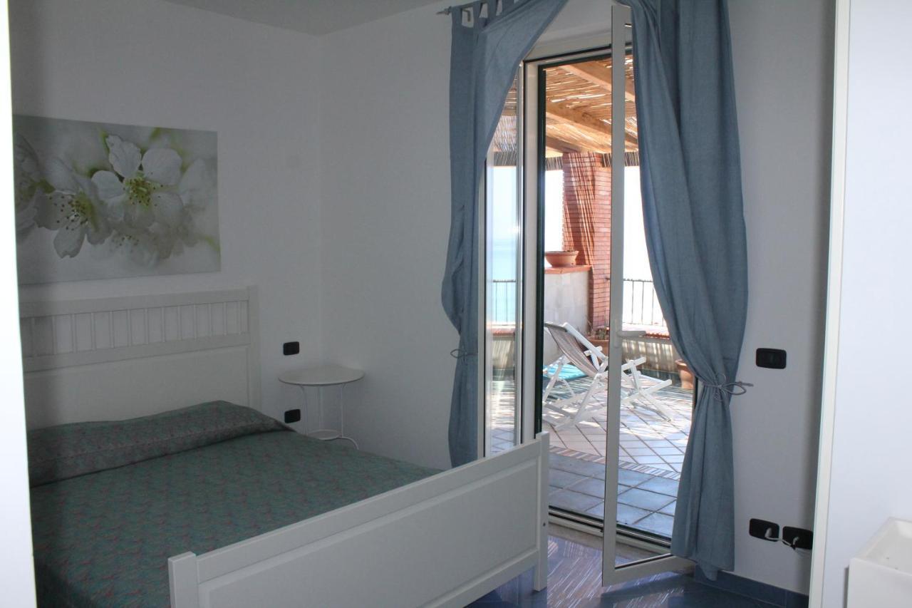 Waikiki Beach Apartments Santa Maria di Castellabate Dış mekan fotoğraf