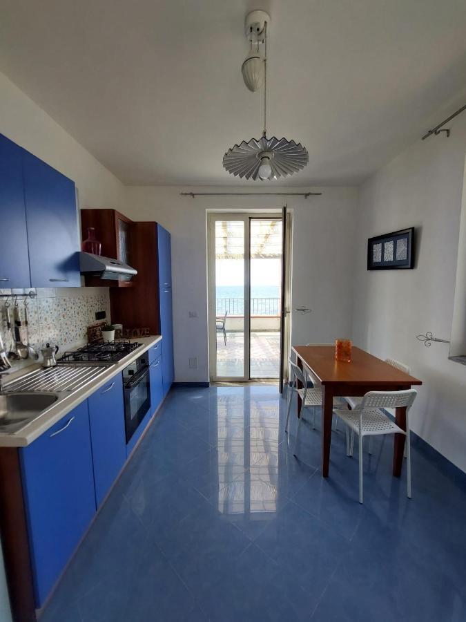 Waikiki Beach Apartments Santa Maria di Castellabate Dış mekan fotoğraf