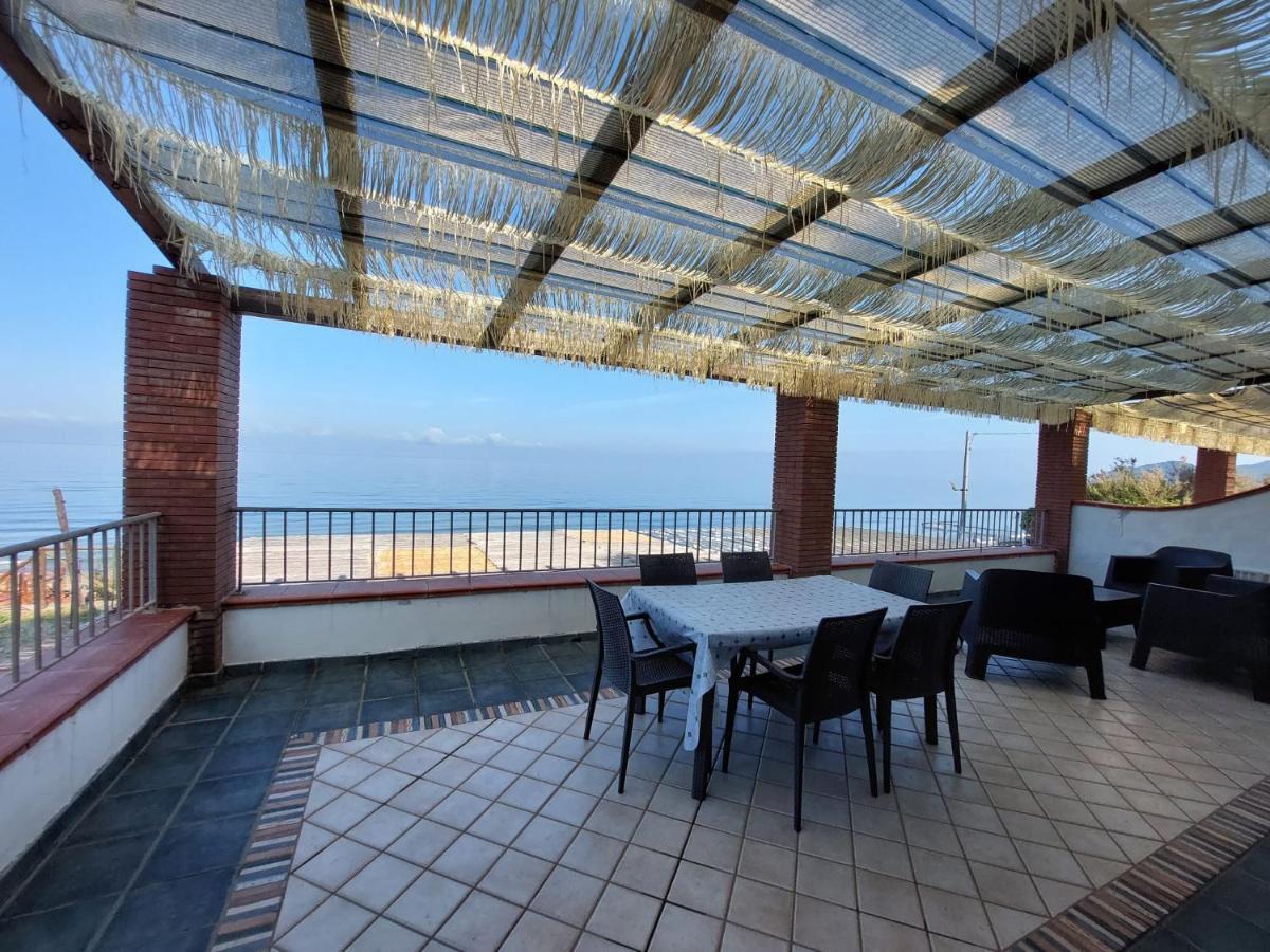Waikiki Beach Apartments Santa Maria di Castellabate Dış mekan fotoğraf
